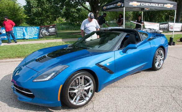 [PICS] Chevrolet Shows Off New Stinger Hood Treatment on the 2014 Corvette Stingray