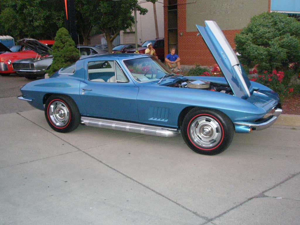 [PICS] The Corvettes of the Woodward Dream Cruise