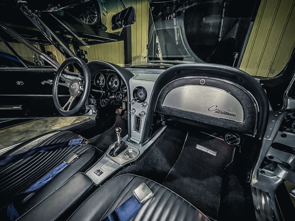 LS3-Powered 1963 Chevrolet Corvette Convertible 5-Speed interior