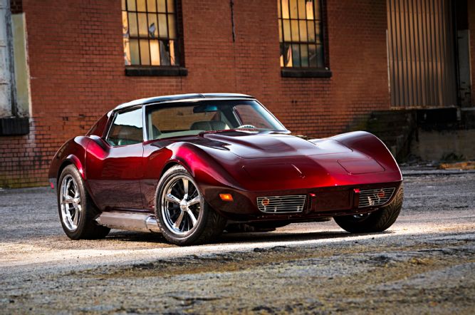 1976-chevrolet-corvette-front-side-view