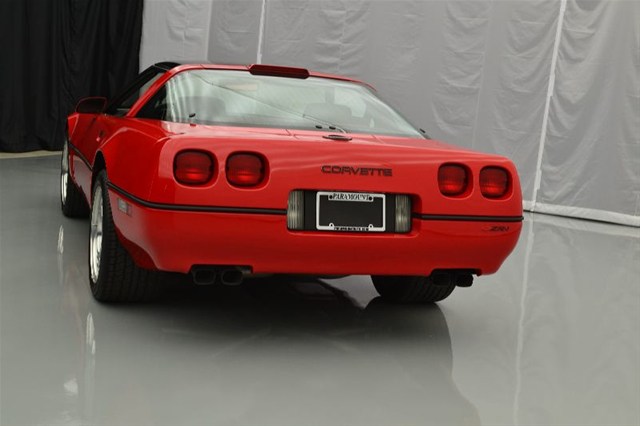 1990-Chevrolet-Corvette-ZR1-5