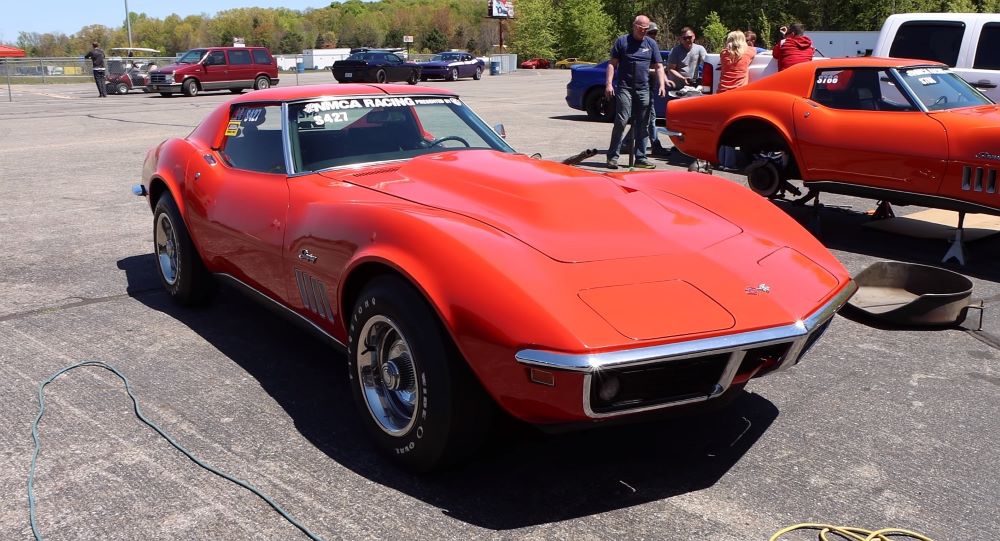 1969 Corvette L88 vs 1967 Coronet R/T 426 Hemi Drag Race