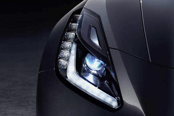 2014-chevrolet-corvette-stingray-headlight-600