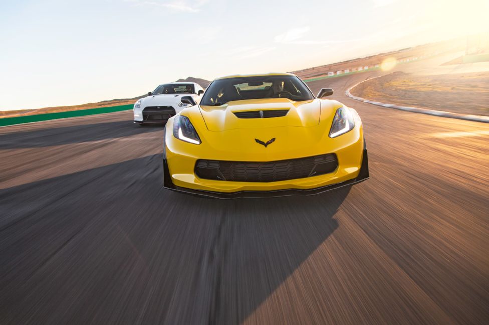 2015-chevrolet-corvette-z06-nissan-gt-r-nismo-front-end-in-motion-03