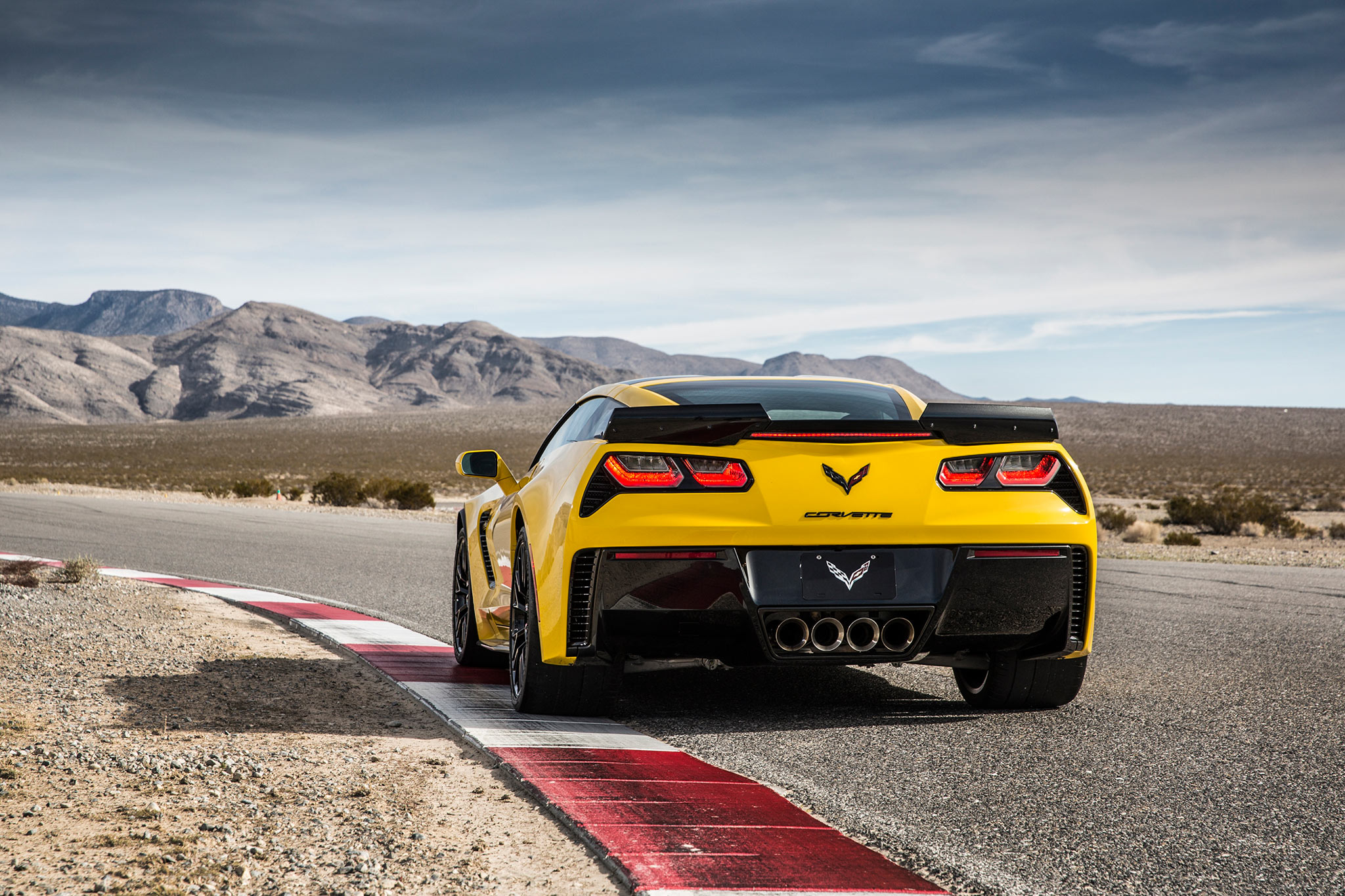 2015-Chevrolet_Corvette_Z06_Rear