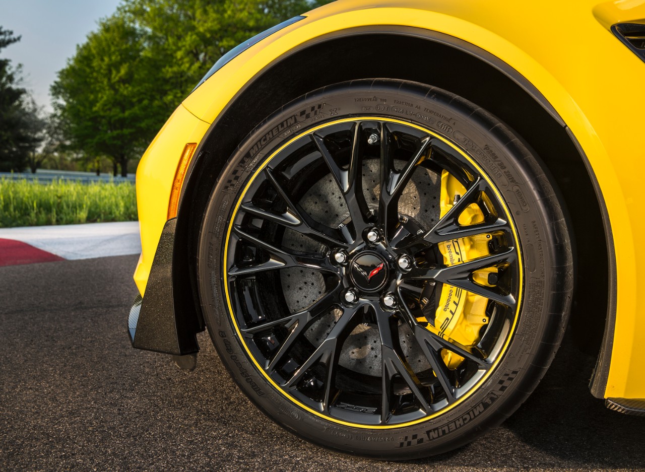 2016 Corvette Z06 C7-R Special Edition (1)