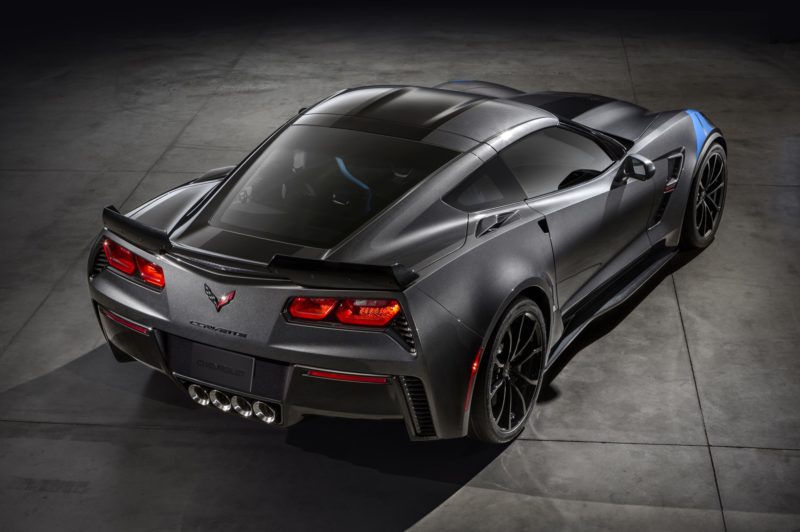 2017-chevrolet-corvette-grand-sport-002