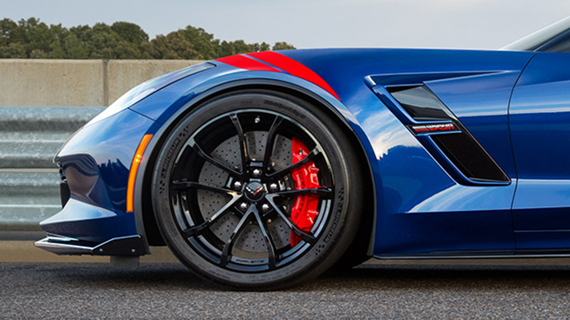 2017-chevrolet-corvette-grand-sport-photo-wheel-tire-fender-stripes