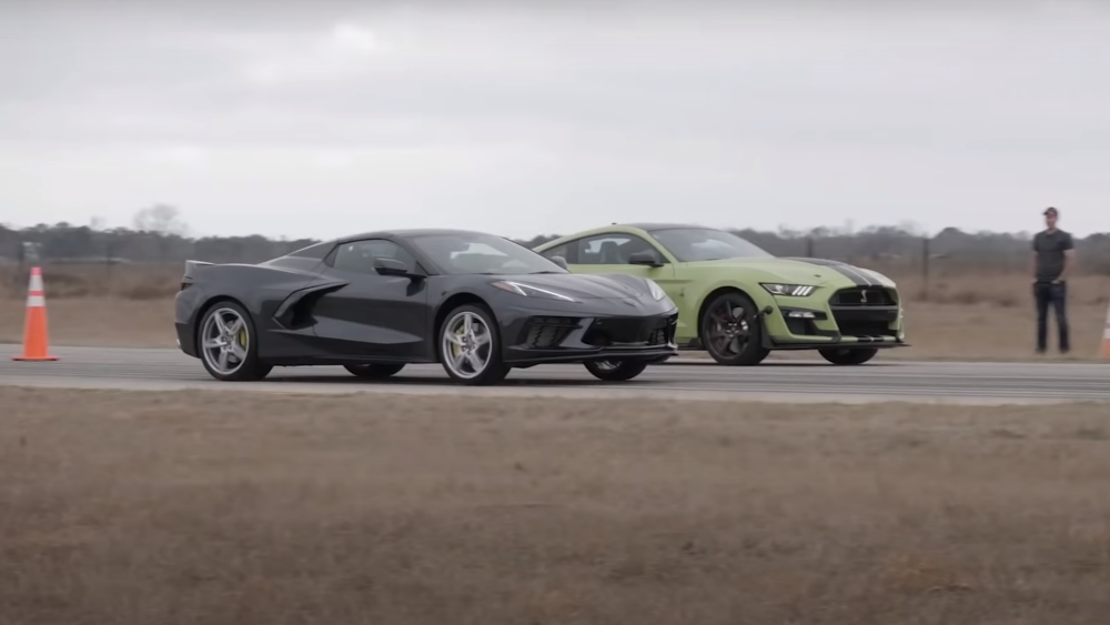 C8 Corvette vs Ford Mustang Shelby GT500 Drag Race