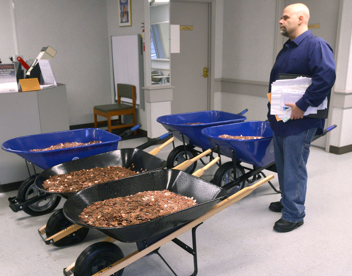 Man Pays Corvette Sales Tax in Pennies