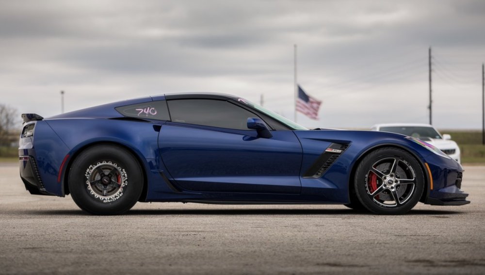 Corvette Z06 Runs 9s