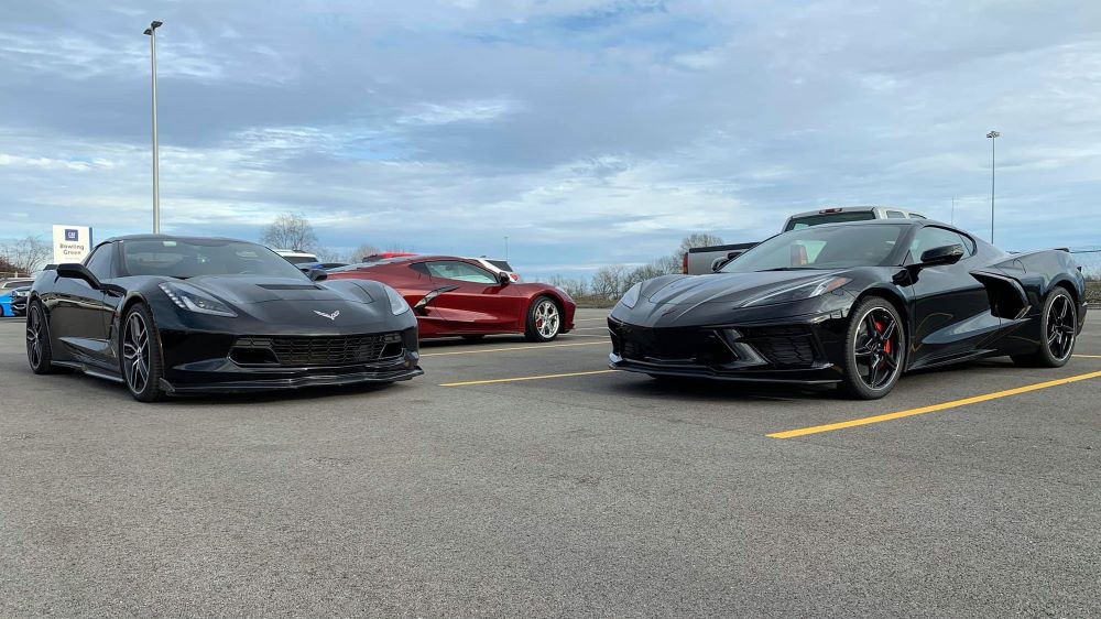 Corvette C7 vs C8