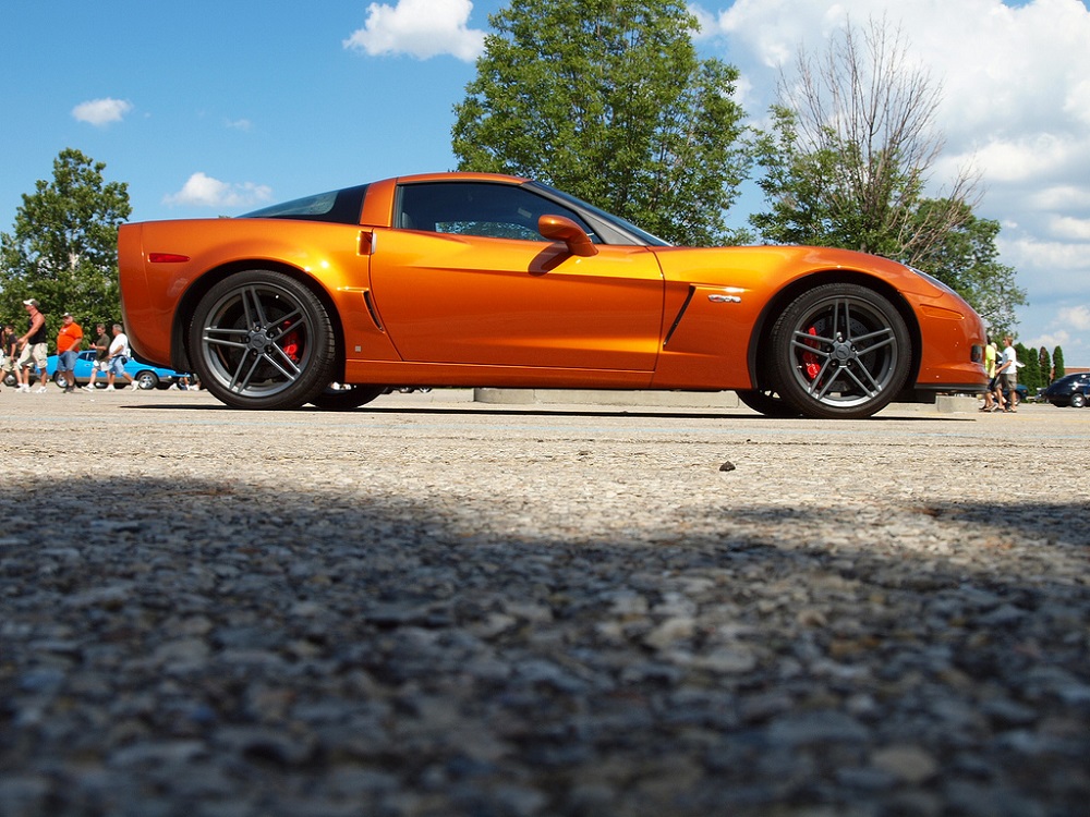 Z06 Gives a Ferrari F12 a Highway Run