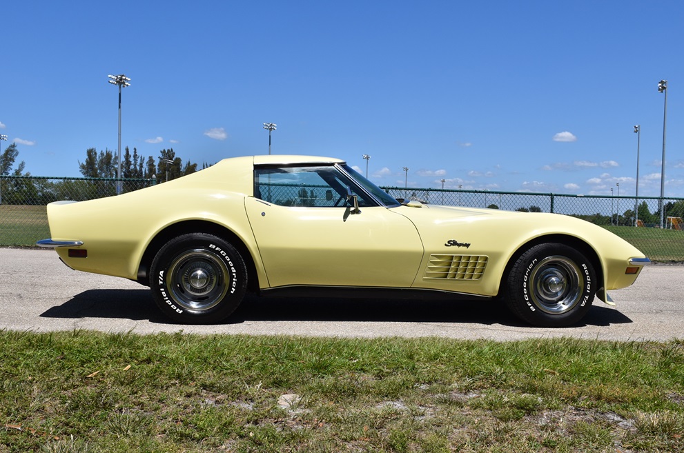 Barrett-Jackson Northeast Offers Three Very Different C3 Corvettes