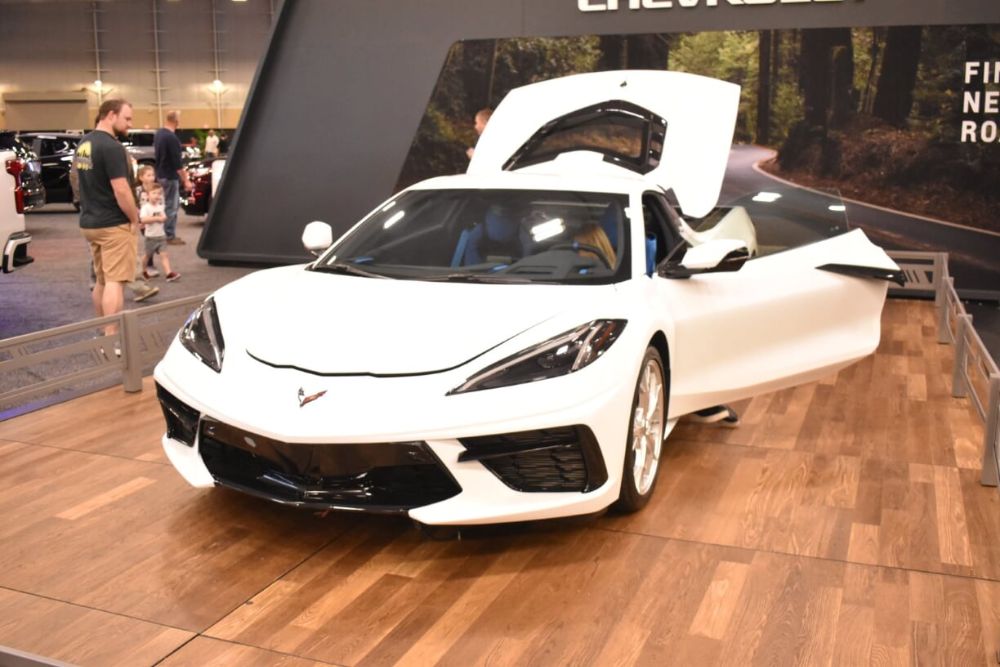 White Over Blue C8 Stuns at Oklahoma City Car Show