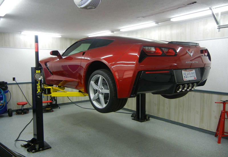 c7-corvette-on-lift-maintenance