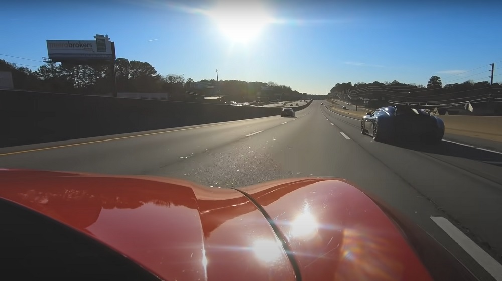 C8 Corvette vs Bugatti Veyron Drag Race