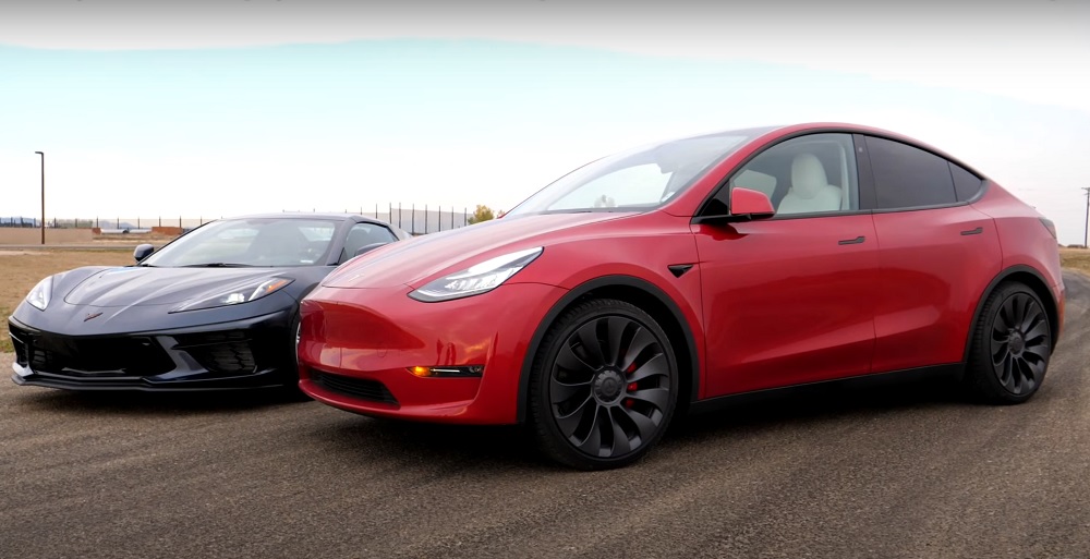 C8 Corvette vs Tesla Model Y Performance Drag Race 001