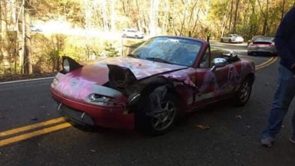 C8 Corvette Mazda MX-5 Miata Crash Tail of the Dragon