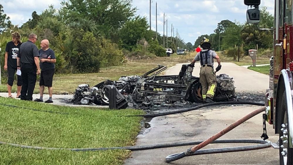 C4 Corvette Burns to the Ground