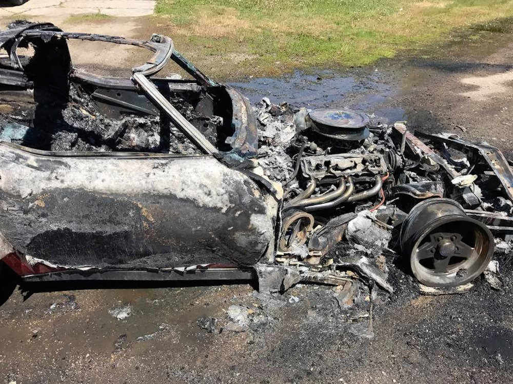 Chevrolet C3 Corvette Fire