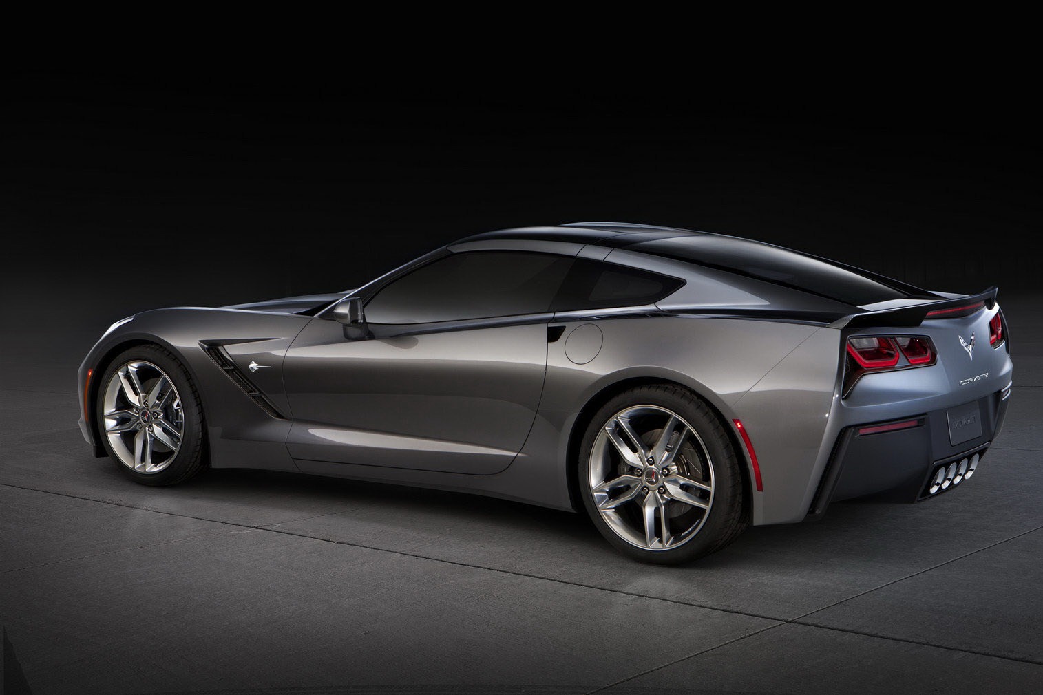 chevrolet-corvette-c7-rear-side_0