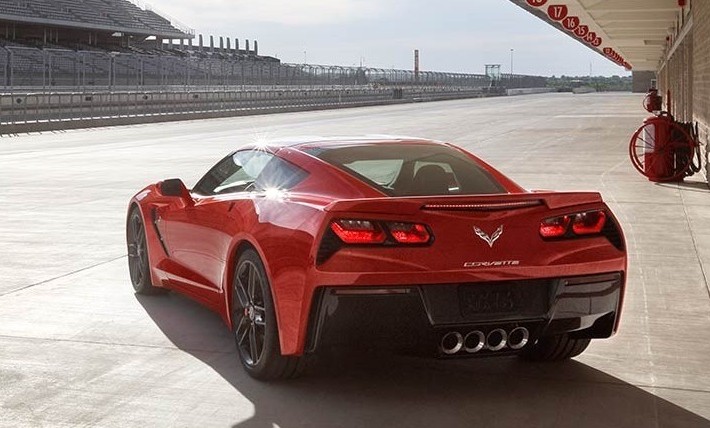 chevrolet-corvette-coupe-model-overview-driving-experience-cnt-well-1-1480x551-01