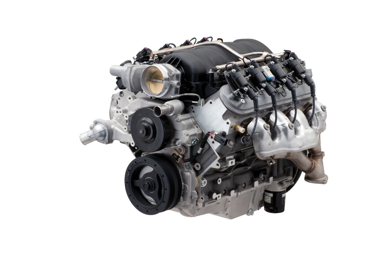 Chevrolet Performance's LS427/570 crate engine is based on the LS7 and uses a unique camshaft to help produce 570 hp. Photo depicts a production LS7 engine. The LS427/570 assembly includes an F-body wet-sump oil pan and Z/28 exhaust manifolds.