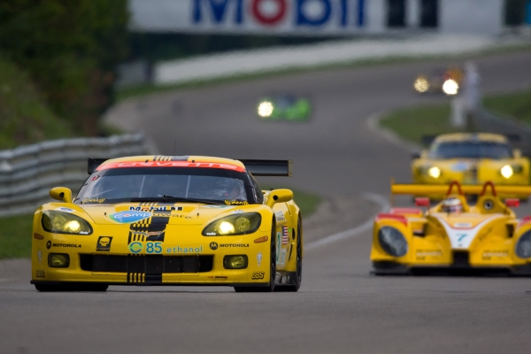 chevrolet_racing_corvette_c6r_2008_600.jpg