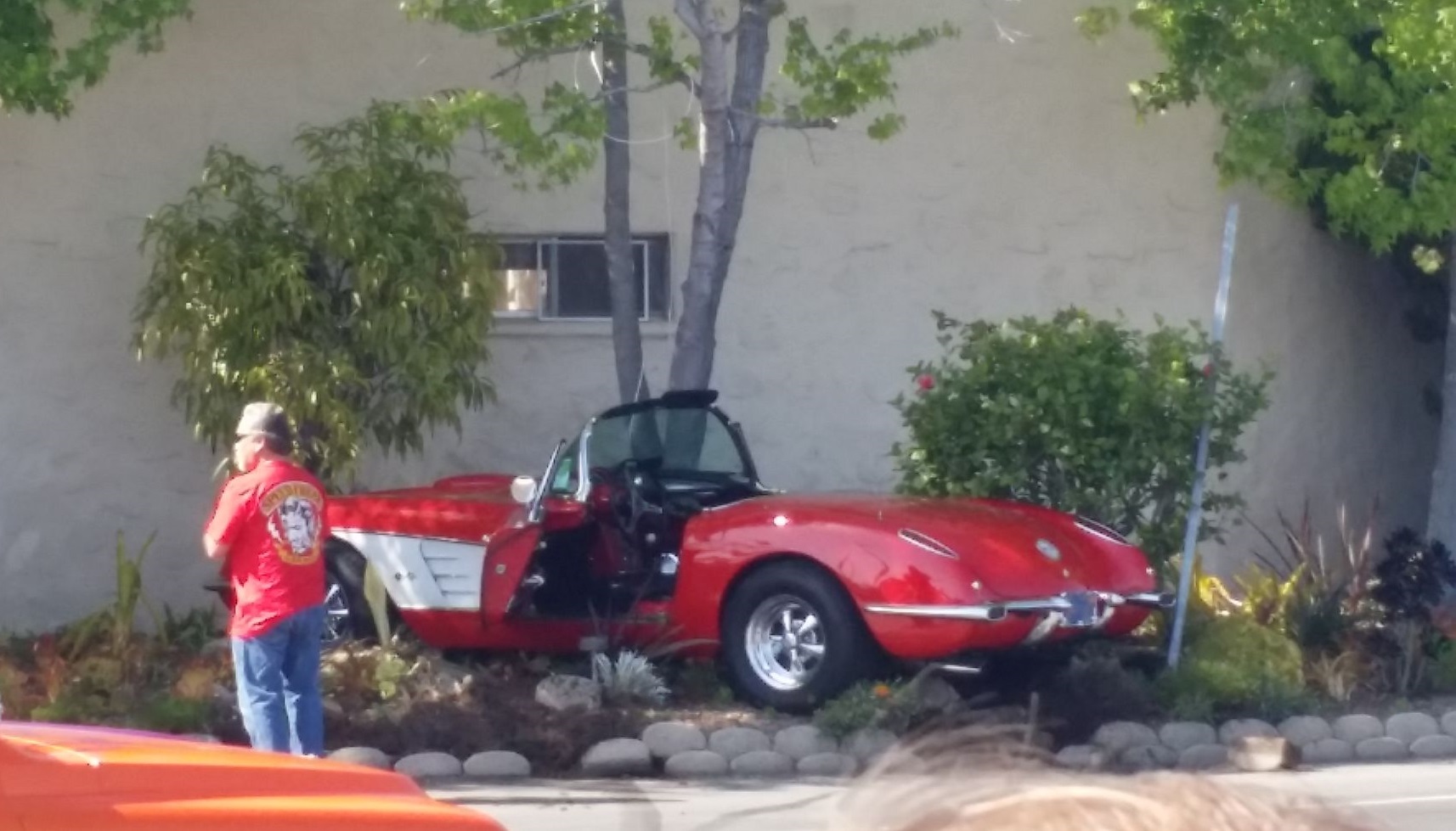 classic-corvette-crashes