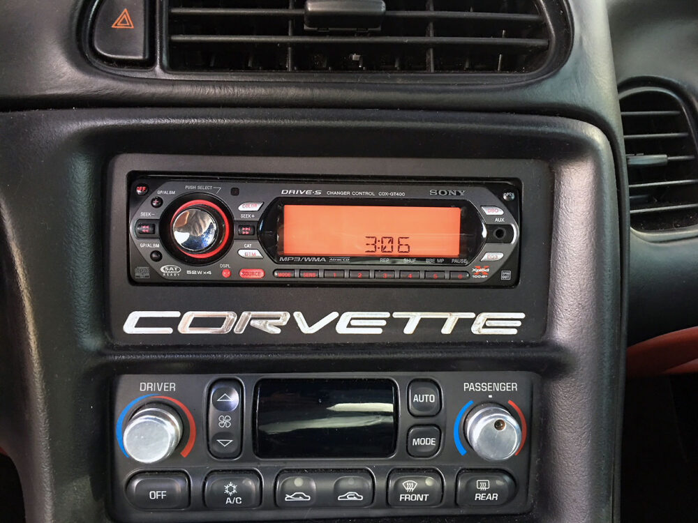 Corvette stereo w logo