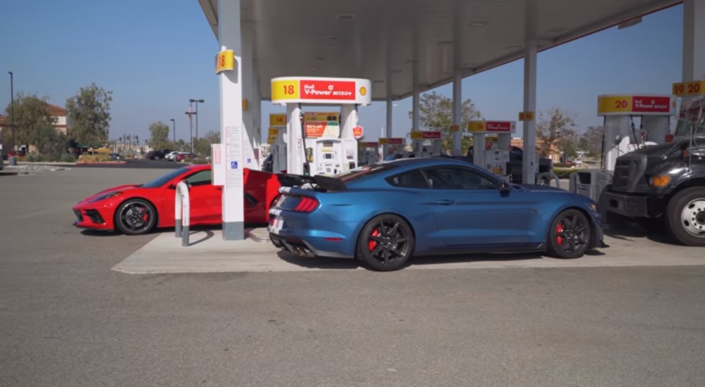 Corvette vs Shelby GT500