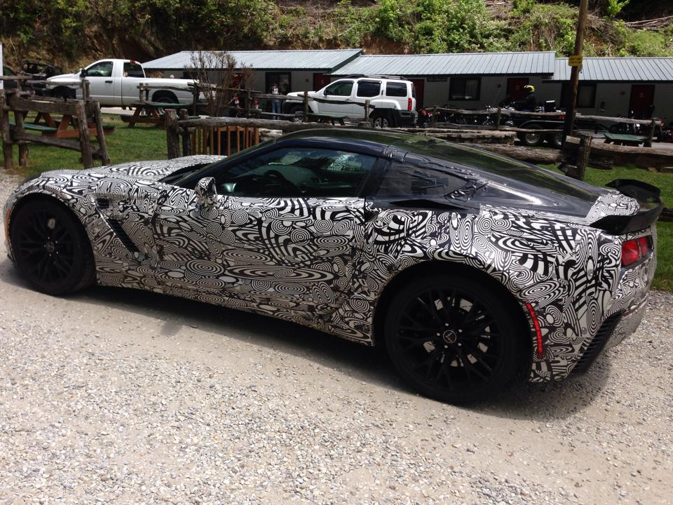 Corvette Z06 Camouflage (1)