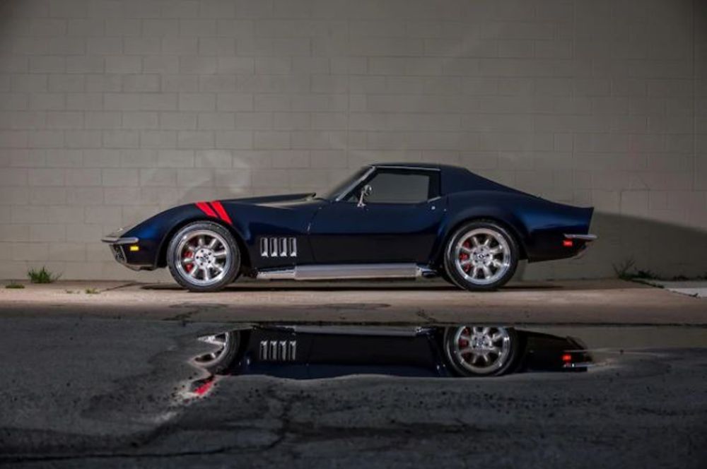 Daily Driven Pro Toruing '69 Corvette is a Happy Home For an LS7