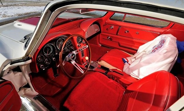 inside-interior-seats-unused-1967-chevrolet-corvette-new-delivery-2996-miles-mileage-don-mcnamara-mecum-auction-houston