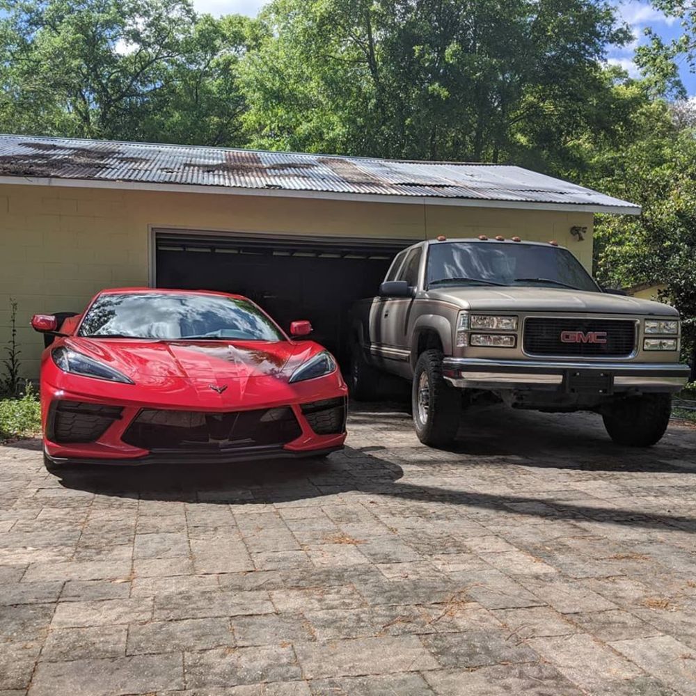 C8 Corvette Falls Off Lift at Dealership