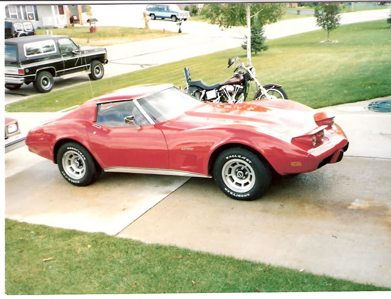 Marianne & Mike's Red 1976 C3 Corvette