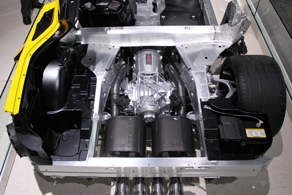 Rear-Mounted Eight-Speed Automatic Transaxle in 2015 Corvette Z06 Home