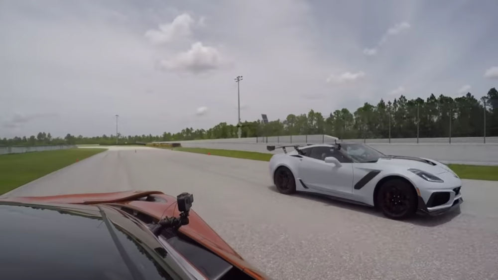 Corvette ZR1 vs McLaren 720S