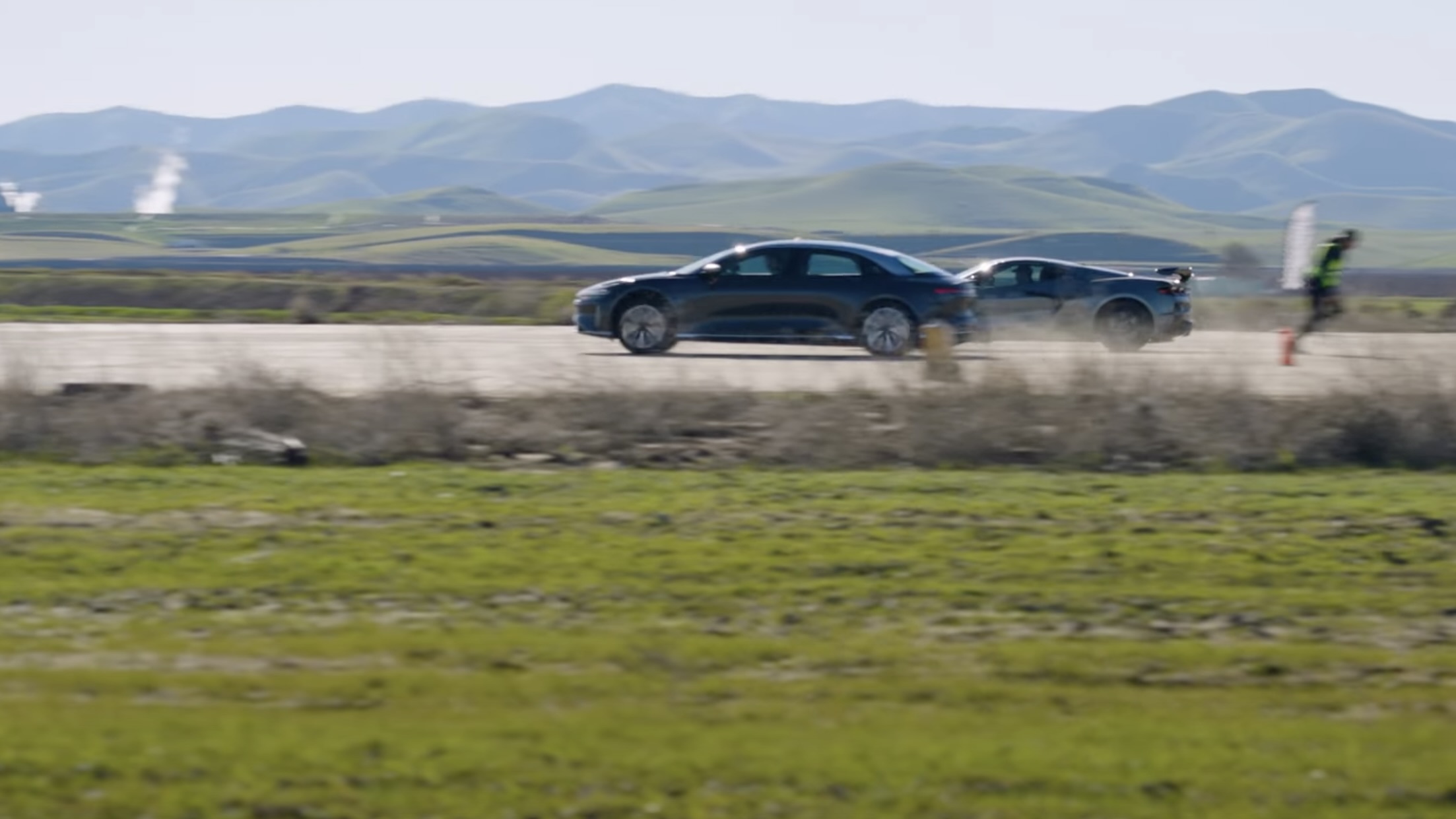 C8 Corvette Z06 vs Lucid Air Grand Touring U-Drag