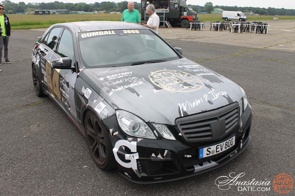 Team AnastasiaDate at the Top Gear Test Track (8)