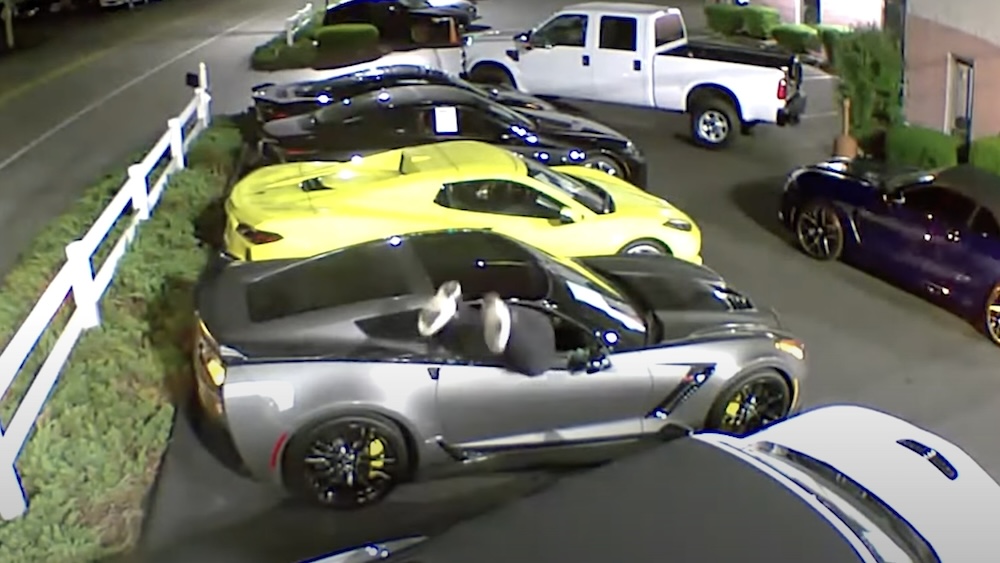 C7 Corvette Z06 Gets Stuck During Theft Attempt 002