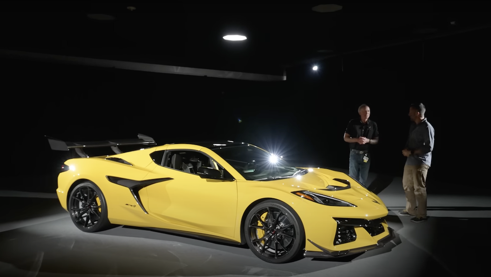 2025 Corvette ZR1 Is a Dyno Breaking, Flame Throwing Machine: Tadge Juechter